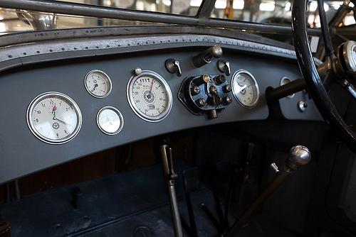 Cockpit eines Gräf & Stift von 1925 (Foto: Richard Mayr)