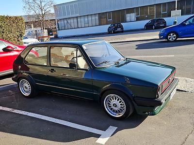 Sehr analog: Das erste Baumuster des VW Golf GTI.
