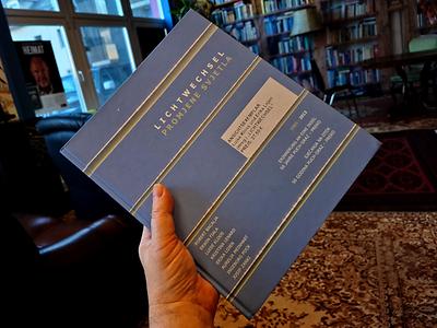 Das Buch zum Kunstprojekt „Lichtwechsel“.