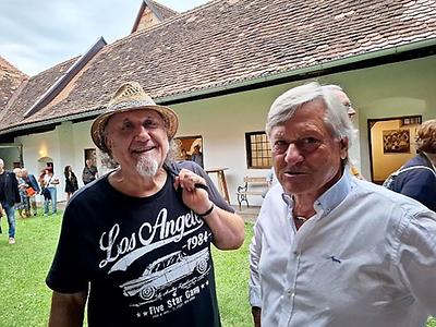 Team-Captain Richard Mayr (rechts) im Austausch mit Luis Siegl aka Teglich Alois.