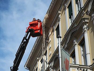 stets wird irgendwo herumgeschraubt, um die stadt als sehnsuchtsmaschine auszubauen.