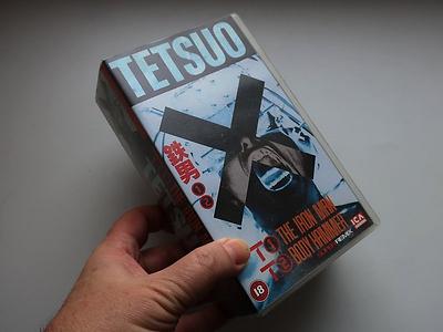 ein doppelpack VHS-cassetten. sehr beunruhigende japanische videos.
