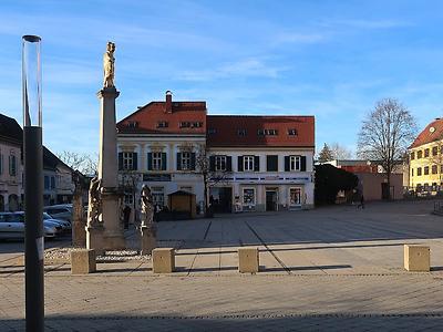 GLD002: Mariensäule am Hauptplatz und vier Figurenbildstöcke
