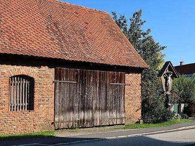 GLD023: Das gepflegte Terrain erinnert nicht mehr an die schmerzlichen Stunden der Bauern auf dem Rennfeld.