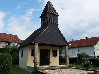 ALB007: Die Dorfkapelle…