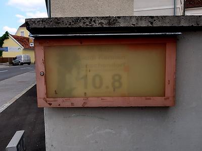 …und überall versäumte nachrichten.