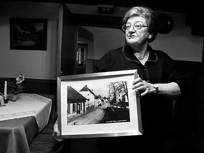 mai 2013: wirtin olga wurm zeigte mir, wie die franz josef-straße seinerzeit ausgesehen hat und...