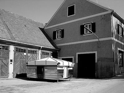 april 2007: einstmals reisebüro schwarz, diese geragen gibt es heute nicht mehr.