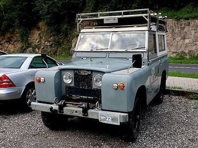 Roadside Beauty: Land Rover Series II, für heiße Gegenden aufgerüstet.