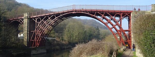 Gußeiserne Brücke über den Fluß Severn. ( Foto: Tk420, CC BY-SA 4.0)