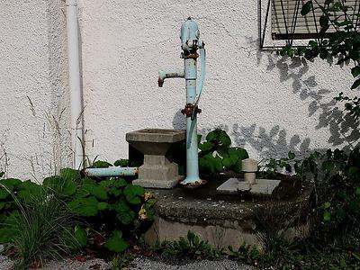 Einer der typischen Gleisdorfer Hausbrunnen, die man in manchem Innenhof noch entdecken kann.