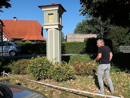 Pestkreuz (Tabernakelpfeiler) in Hofstätten. ( Auf der Karte )