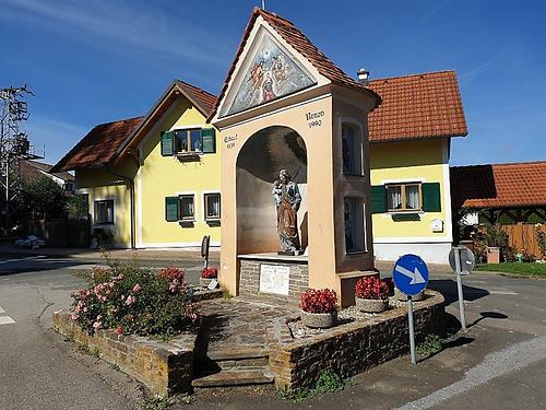 Breitpfeiler (Glocke demontiert, Gerüst muß erneuert werden). ( Auf der Karte )