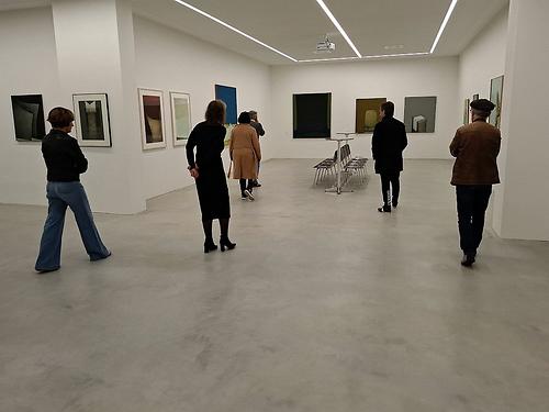 Arbeiten von Hannes Schwarz im Gleisdorfer 'Spiegelgitterhaus“.