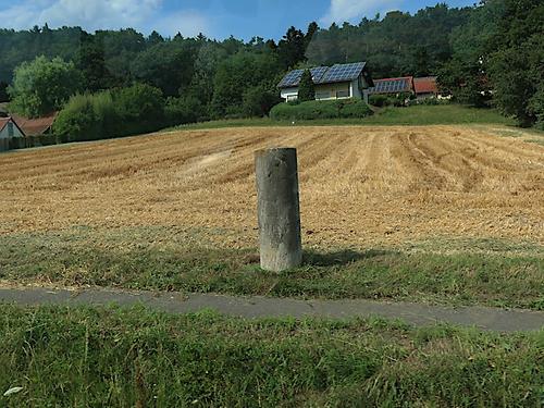 Der Meilenstein aus den Tagen des Wiener Kongresses. (Foto: Martin Krusche)