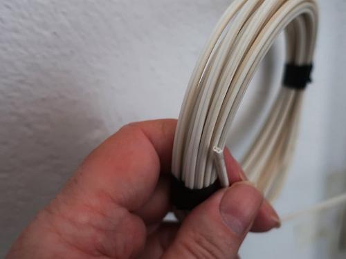 8. Juni 2020: Glasfaserkabel in der Hütte. (Foto: Martin Krusche)