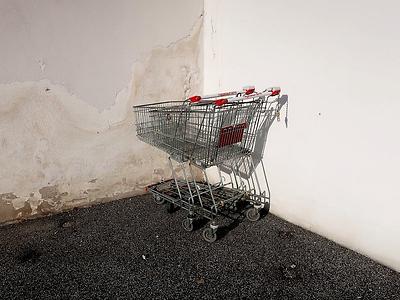 wenn der primat der tat pause macht, brauen sich nächste botschaften zuammen.