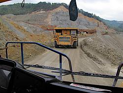 Auf dem Dumper in Majdanpek. (Foto: Martin Krusche)