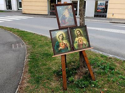 brennende herzen im temperatursturz. alles wie gewohnt: unklar. manchmal verspricht nur ratlosigkeit rettung.