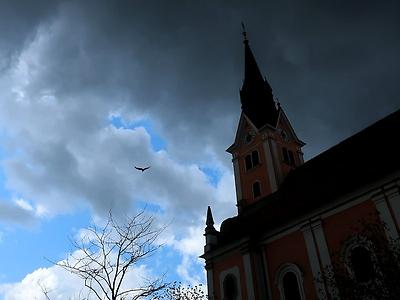 freilich hab ich den blick oft himmelwärts gerichtet und renne dann wo dagegen. es ist eben eine frage der priotitäten.