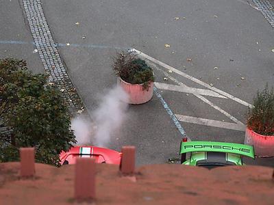 wenn der dämon aus der hecke kriecht, um die nächste strecke zu fressen…