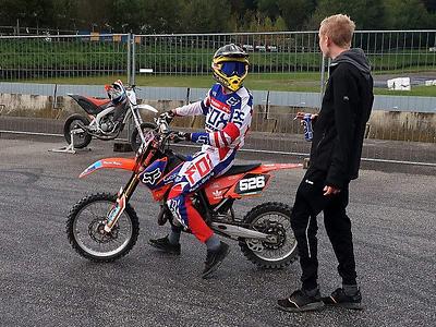 Die Einser-Panier des Offroaders: das Gwandl ist genauso geländegängig wie der Topf.