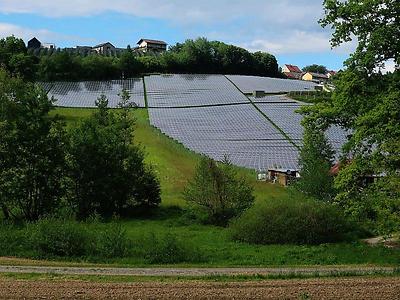 GLD045: Die markante Solaranlage.