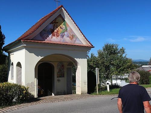 Kapelle im Ort, Dorfstraße. ( Auf der Karte ) ( Das Objekt )