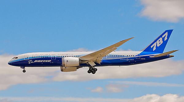 Boeing_787_Dreamliner