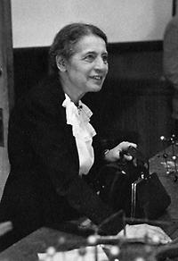 Lise Meitner_(1878-1968), lecturing_at_Catholic_University,_Washington,_D.C.,1946