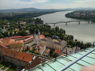 Esztergom Blick auf die Wasserstadt mit Brücke Marie Valerie