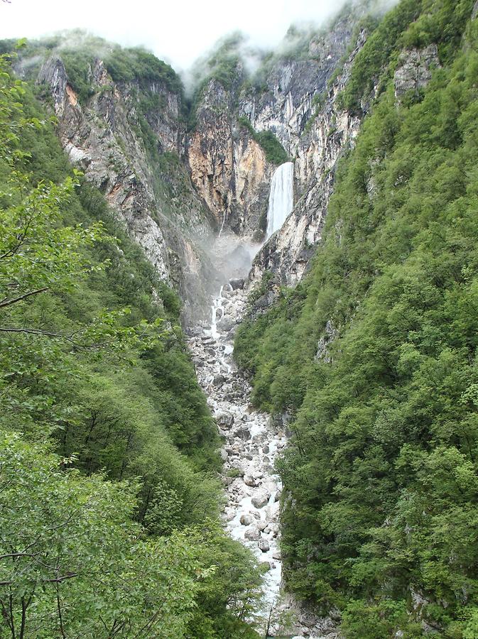 Slap Boka Waterfall