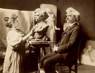 Theresa und Mark Twain in ihrem Atelier