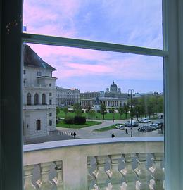 Blick vom Balkonfenster des Bundeskanzleramtes in Richtung Burgtor