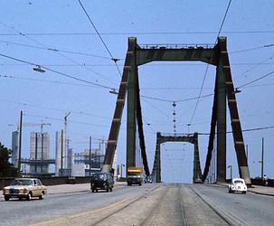 Reichsbrücke, 1975