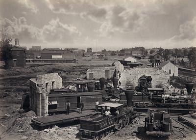 Atlanta. Im Bürgerkrieg zerstörter Lokschuppen, 1866
