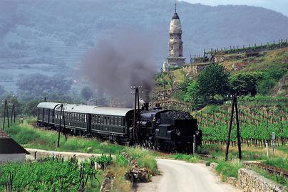 Majestic Imperator Train de Luxe, Wachau, Franzosendenkmal bei Dürnstein