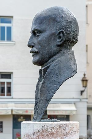 Erzherzog-Johann-Denkmal, Westansicht; Klagenfurt, Innere Stadt, Theatergasse