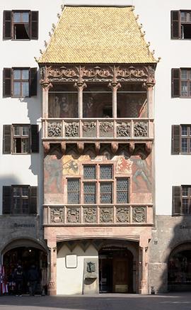 Goldenes Dachl. Spätgotischer Erker - Foto: Wikimedia Commons - Gemeinfrei