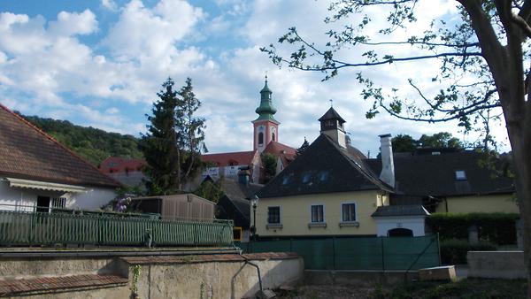 Kahlenbergerdorf mit Kirche Hl. Georg