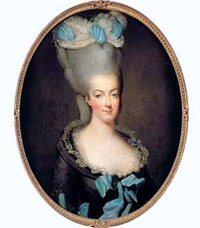 Marie-Antoinette mit dekadenter Haartracht