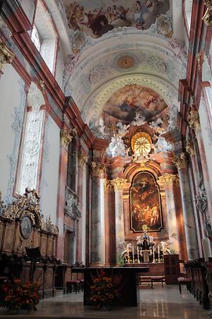Stift Altenburg. Klosterkirche, Blick zum Hochaltar
