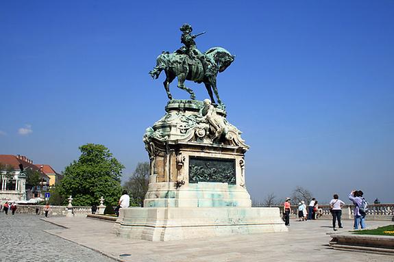 Prinz-Eugen-Denkmal, Burg zu Budapest