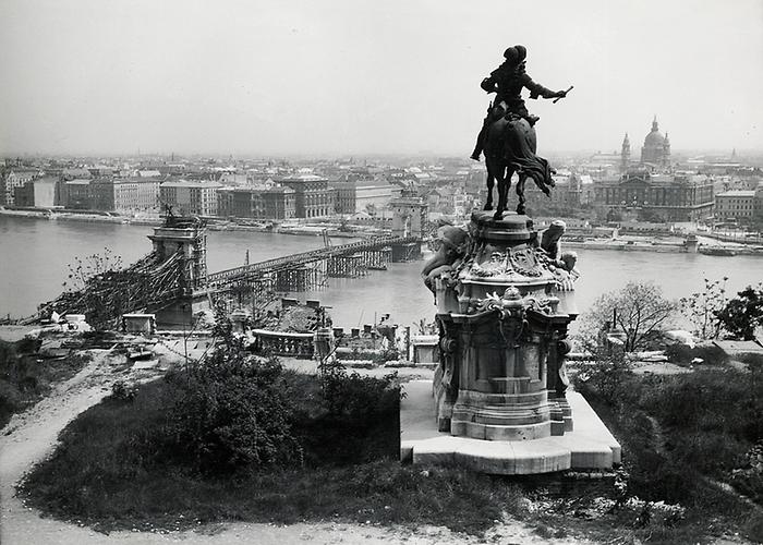 Prinz-Eugen-Denkmal, Burggarten des ehemaligen Königlichen Schlosses zu Budapest