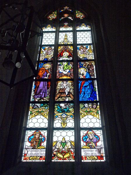 Hinterglasmalerei in der Pfarrkirche Hl. Laurentius in Ybbs an der Donau. Unten zu lesen: 'Gewidmet v. Anton u. Eilsabeth Riedel Apotheker in Ybbs 1930.'. Angefertigt hatte es Franz Gotzer Glasanstalt Wien XVIII. (vollendet im erwähnten Jahr) - Foto:: Grubernst, Wikimedia Commons, Gemeinfrei