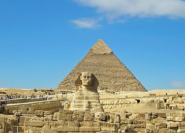 Sphinx und Chephren-Pyramide