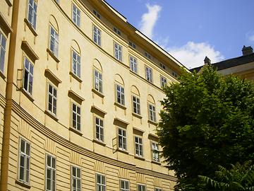 Fassade, Innenhof des Schottenstiftes, Wien-Innere Stadt