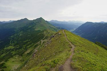 Große Windlucken gegen Bretsteingraben und Rottenmanner-Tauern (links)