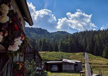 Rückblick von der Schwarzbeeralm zum Kleinen Schober