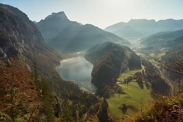 Tiefblick zum Leopoldsteiner See und nach Eisenerz